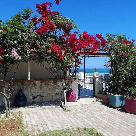 Splendida Casa Vista Mare A Holiday home *