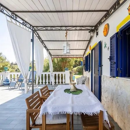 Splendida Casa Vista Mare A Holiday home *