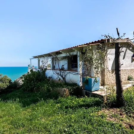 Splendida Casa Vista Mare A Holiday home *