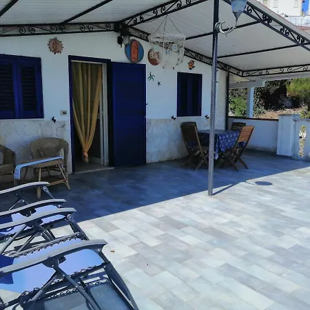 Splendida Casa Vista Mare A Holiday home